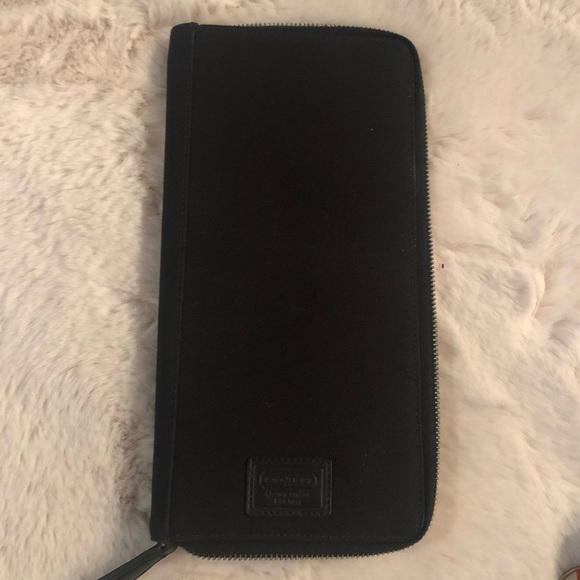 Brand new Coach lot! - Picture 4 of 8